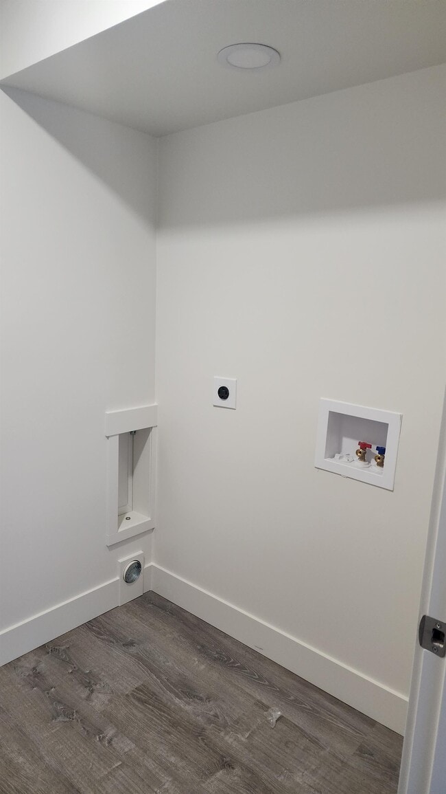 Building Photo - 6200 Smithson Rd