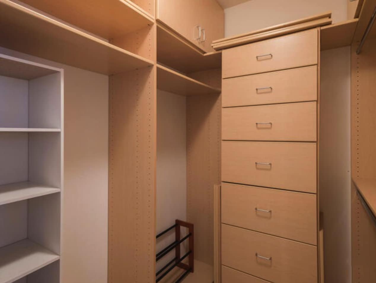 Walk in Closet - 171 N Church Ln