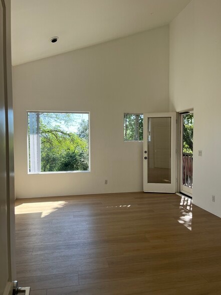 Master Bec room - 23321 Ida Pl