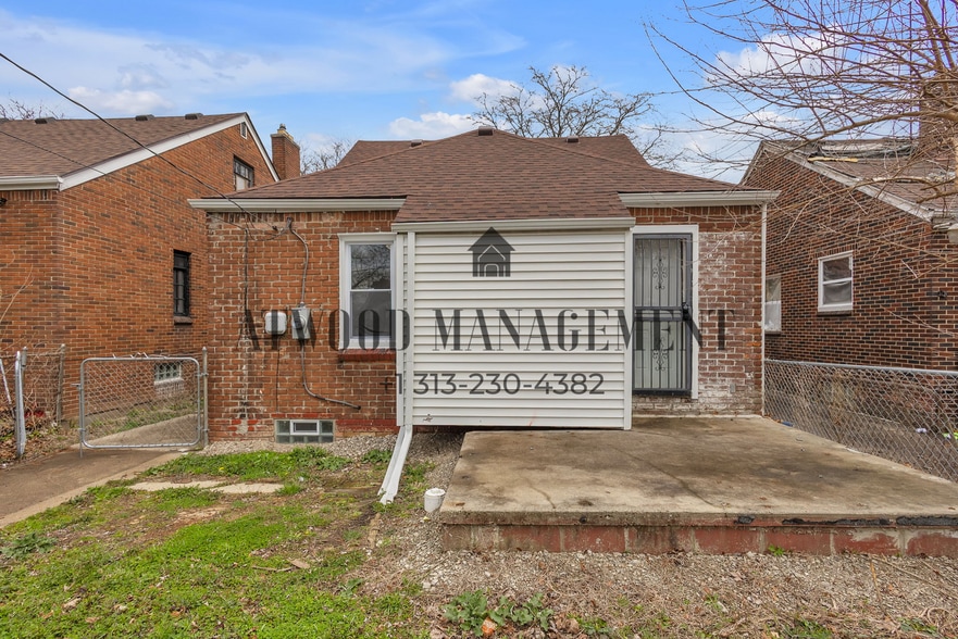 Building Photo - This beautifully updated 3-bedroom, 1-bath single-family home is ready for move-in!