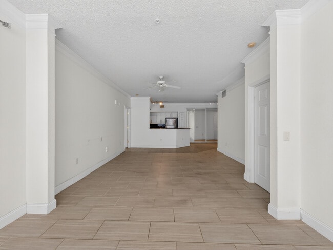 Building Photo - 13003 Plantation Park Cir