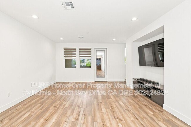 Building Photo - 295 Gambrel Cir