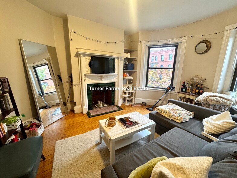 Building Photo - 614 Columbus Ave