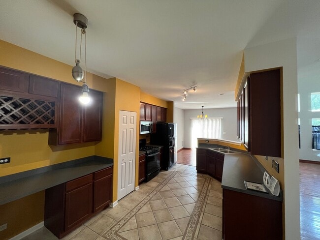 Building Photo - 6924 Clearwater Dr