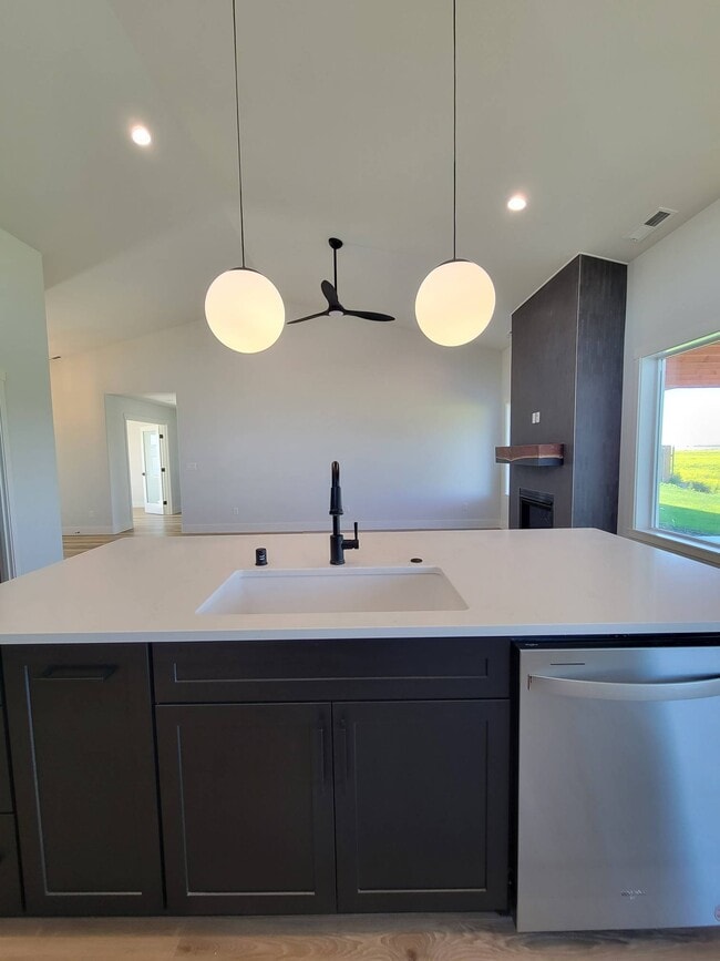 Building Photo - 4705 Corinth Dr