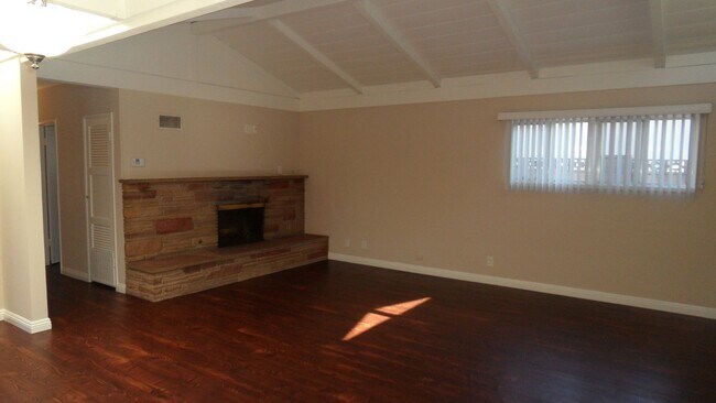 Building Photo - 344 N Shattuck Pl