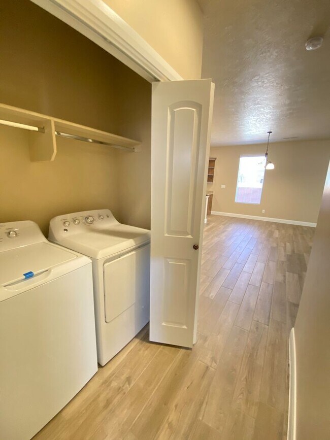 Building Photo - 3 Bed 2 Bath Home in Hurricane