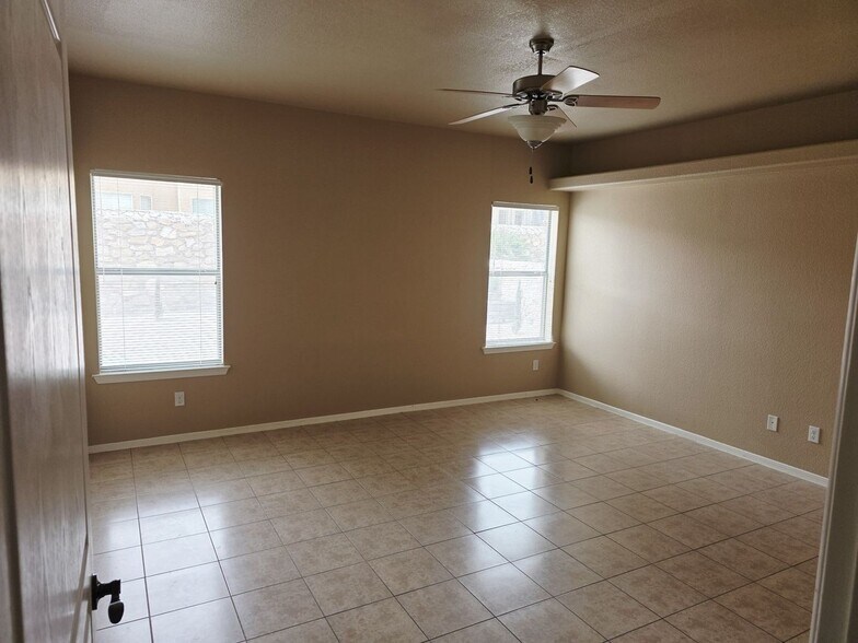 Building Photo - 5705 Ireland Dr