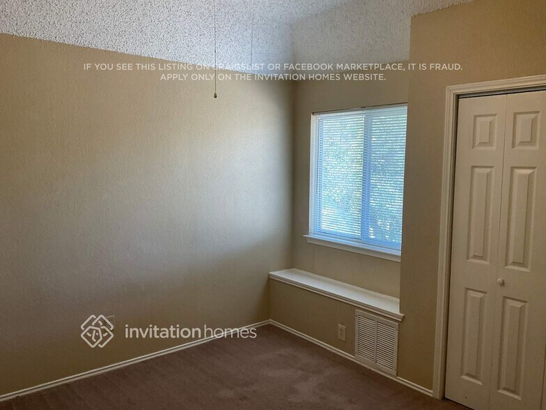 Building Photo - 4402 Laredo Dr