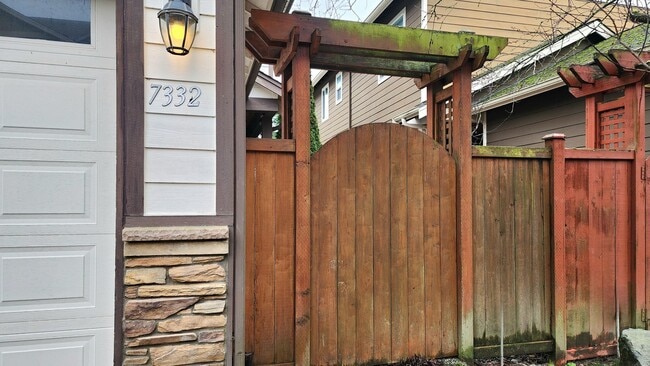 Building Photo - 3 Bedroom Home in Everett