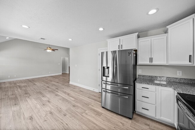 Building Photo - 169 Bonnell Dr