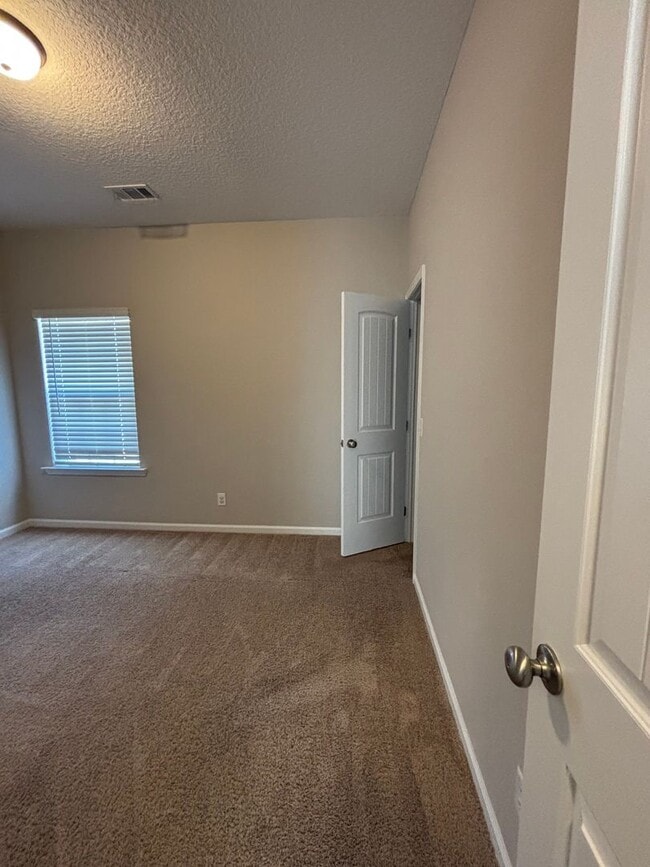 Building Photo - 134 Sunflower Cir NE