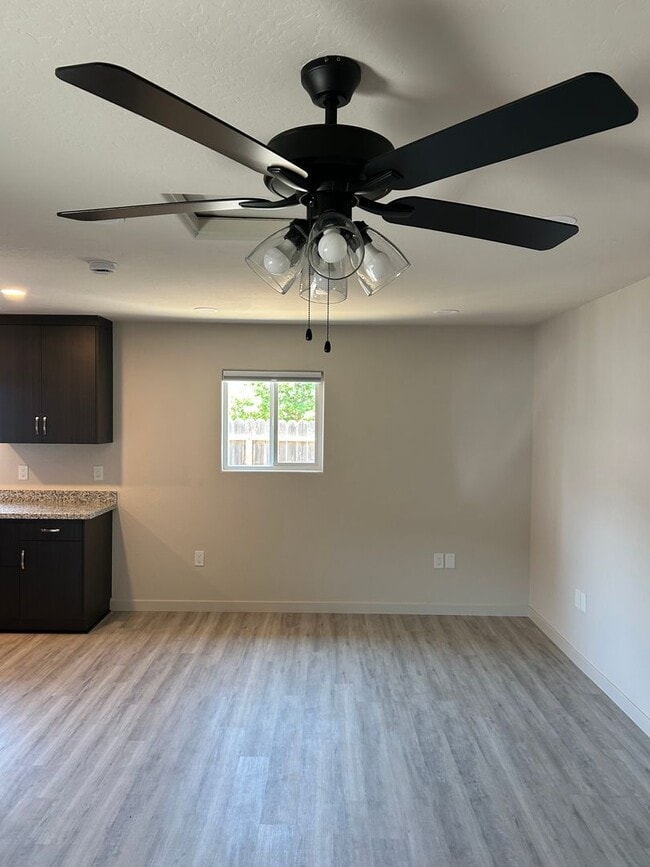 Building Photo - 1 bed 1 bath unit - ADU