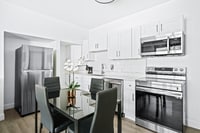 Building Photo - 209 W Gladys St