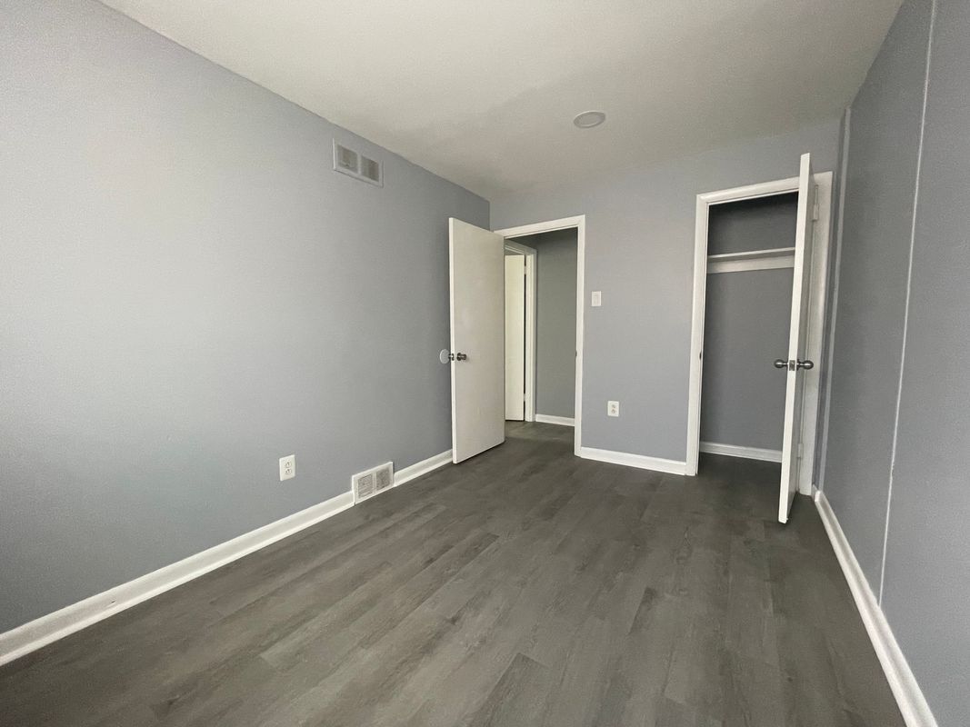 Building Photo - 2331 Hoffnagle St