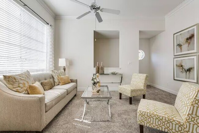 Building Photo - Pampered Lifestyle Just Minutes from Clear...