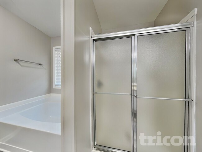 Building Photo - 3540 Stoney Creek Way