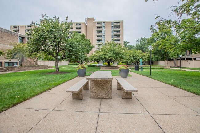 Building Photo - Charming Studio Condo in Southwest Waterfr...