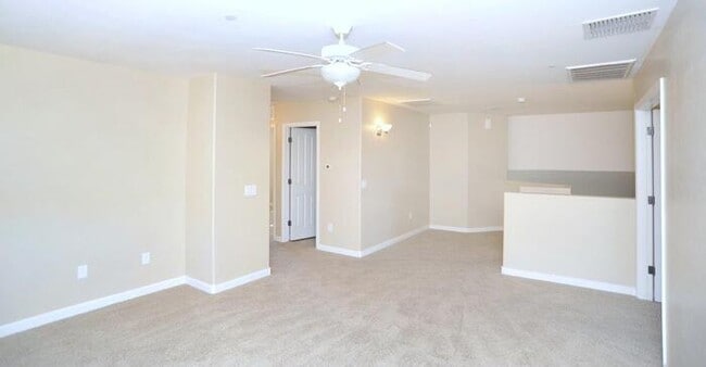 Building Photo - Amazing 2-Story Home