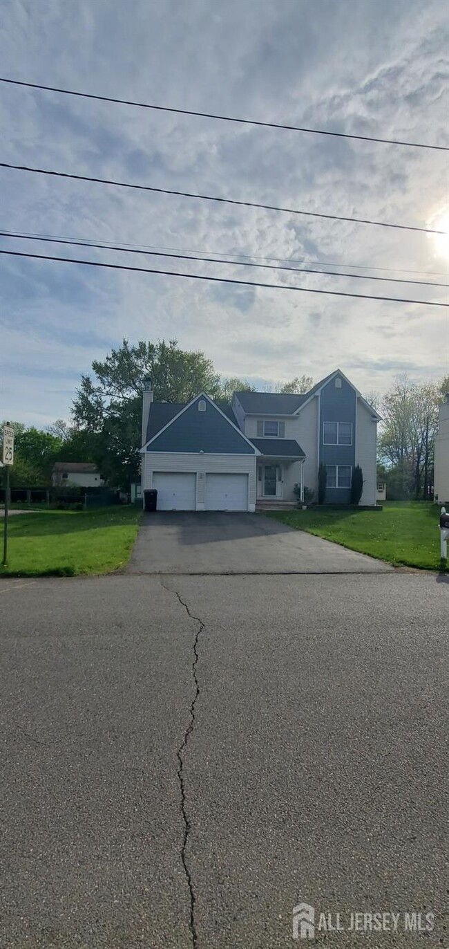 Primary Photo - 1484 Osage Rd
