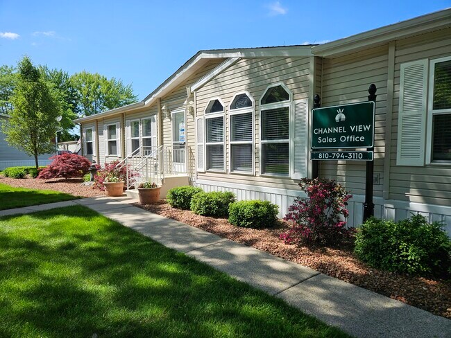 Building Photo - 5080 Cove Ct