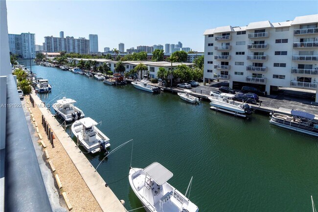 Building Photo - 3642 NE 171 St