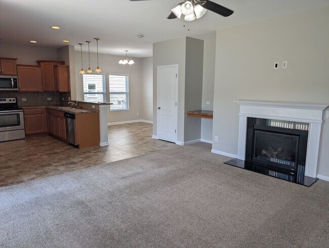 Building Photo - Pristine, move in ready Home located in th...