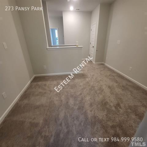 Building Photo - 273 Pansy Pk