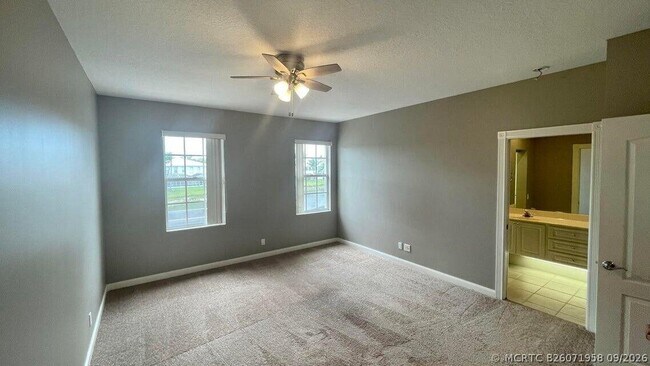 Building Photo - 2039 Tarpon Lake Way