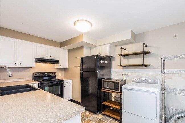 Building Photo - 709 Central Ave