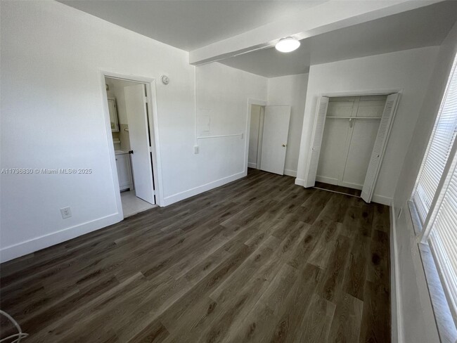 Building Photo - 3409 S Le Jeune Rd