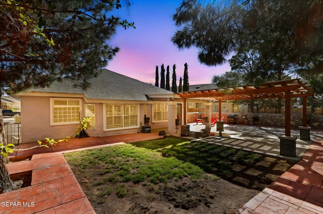 Building Photo - 13709 Paseo Hermoso Dr