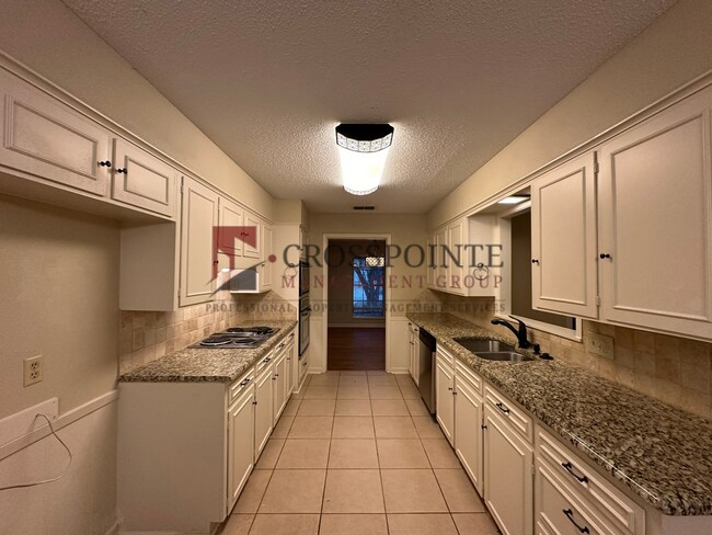 Building Photo - Wonderful updated home near UT Tyler, Available!