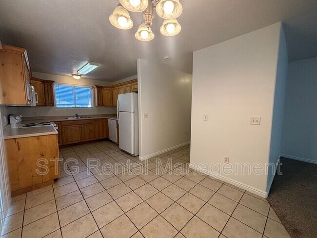 Building Photo - 2642 E 750 N