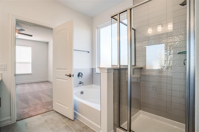 Building Photo - 1600 Tyler Dr