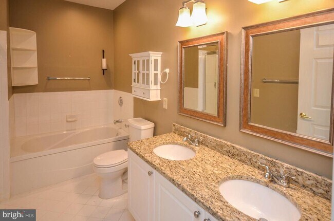 Building Photo - 4950 Brenman Park Dr