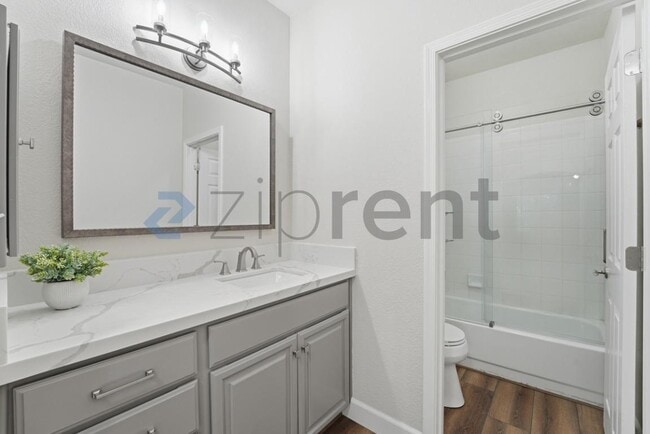 Building Photo - 9600 N 96th St