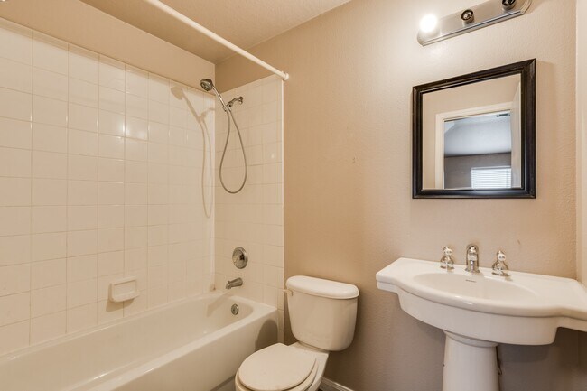 Building Photo - 17006 Marlin Spike Way