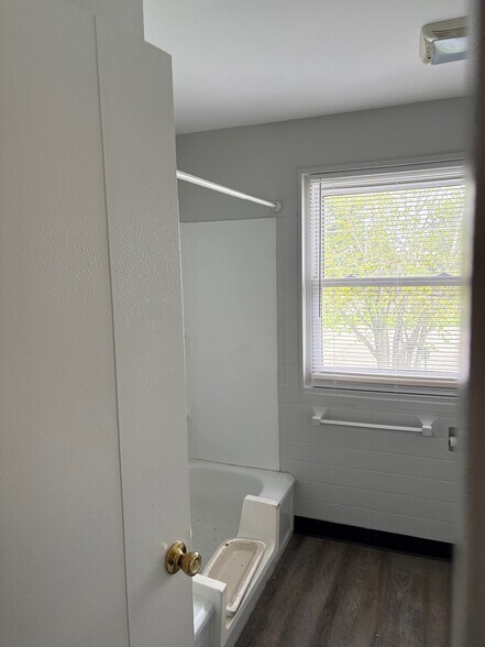 Building Photo - 205 Buckeye Cir