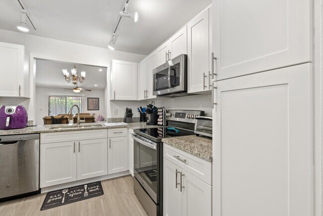 Building Photo - 6721 Bridlewood Ct