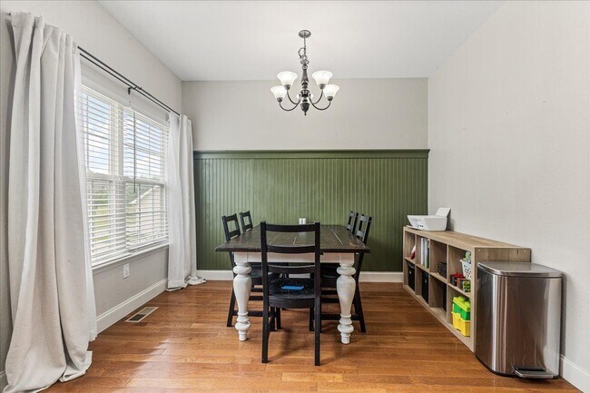 Building Photo - 410 Ashbury Cir