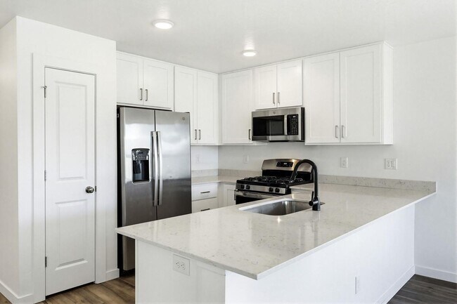 Building Photo - Stunning 4-Bed Home with 3-Car Garage in Cirrus Pointe – Caldwell