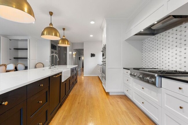 Building Photo - 1516 NW 25th Ave