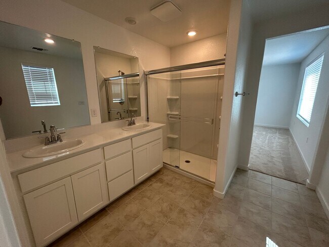 Building Photo - Brand New Build in Great Location and New ...