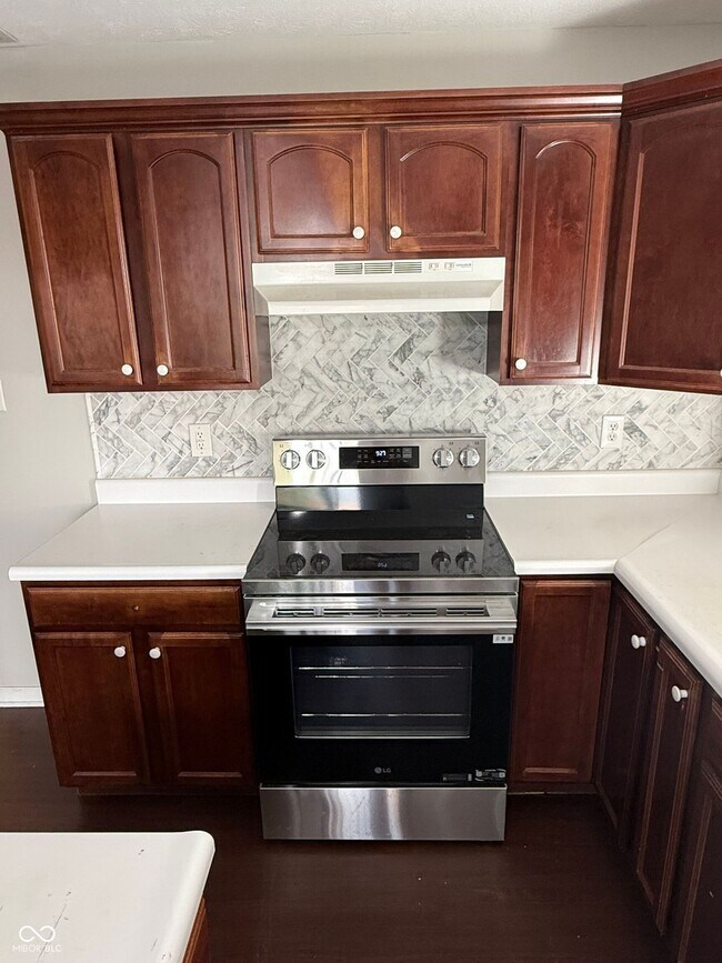 Building Photo - 5512 James Blair Dr