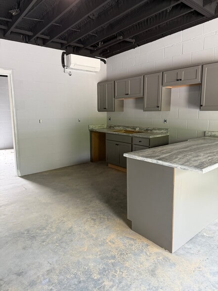 Building Photo - 218 Wright Ave