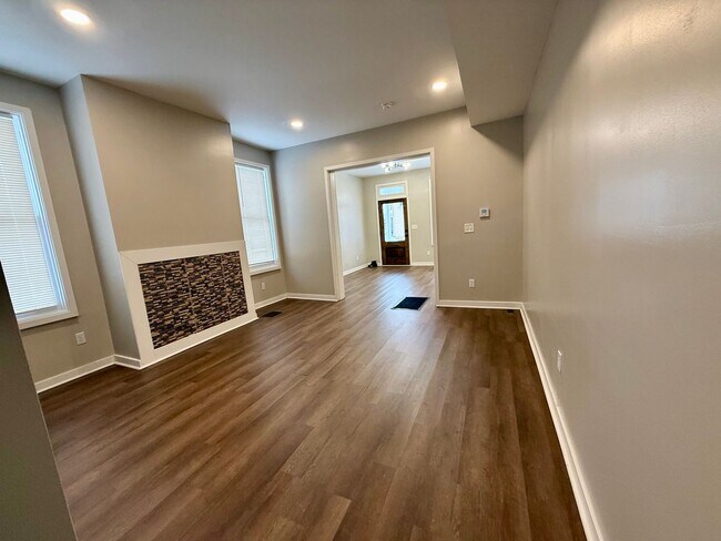 Building Photo - 730-732_OAKWOOD_AVENUE