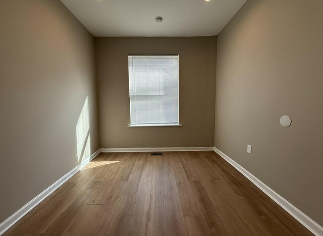 Building Photo - 978 N 45th St