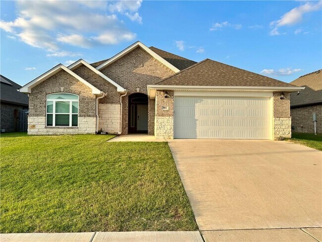 Building Photo - 941 Sundance Ln