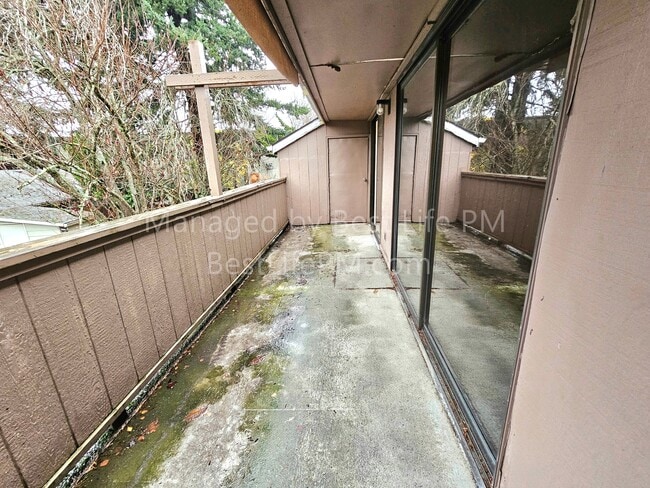 Building Photo - 603 SE 148th Ave